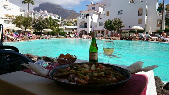 pueblo torviscas pool bar